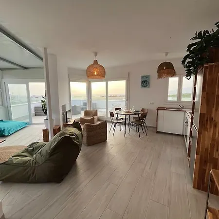 Vista Apartment *