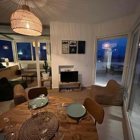 Vista Apartment *